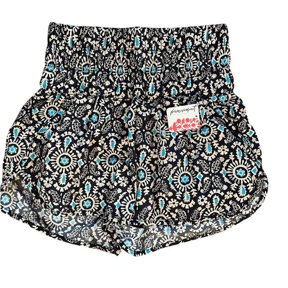 NWT Free People The Way Home Shorts in Black/ Oat Combo Size Small - Picture 2 of 5